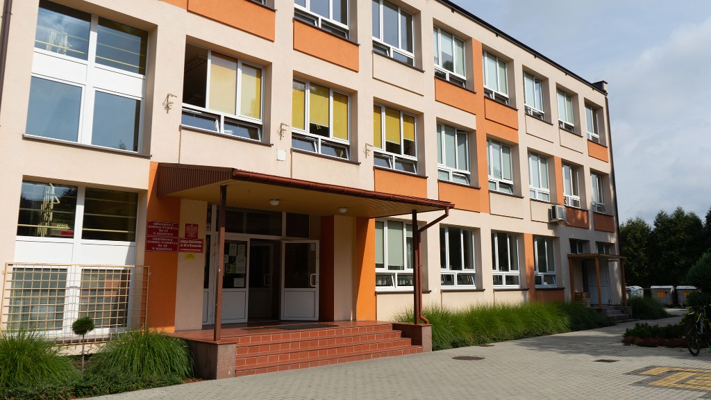 SZKOŁA PODSTAWOWA NR 16